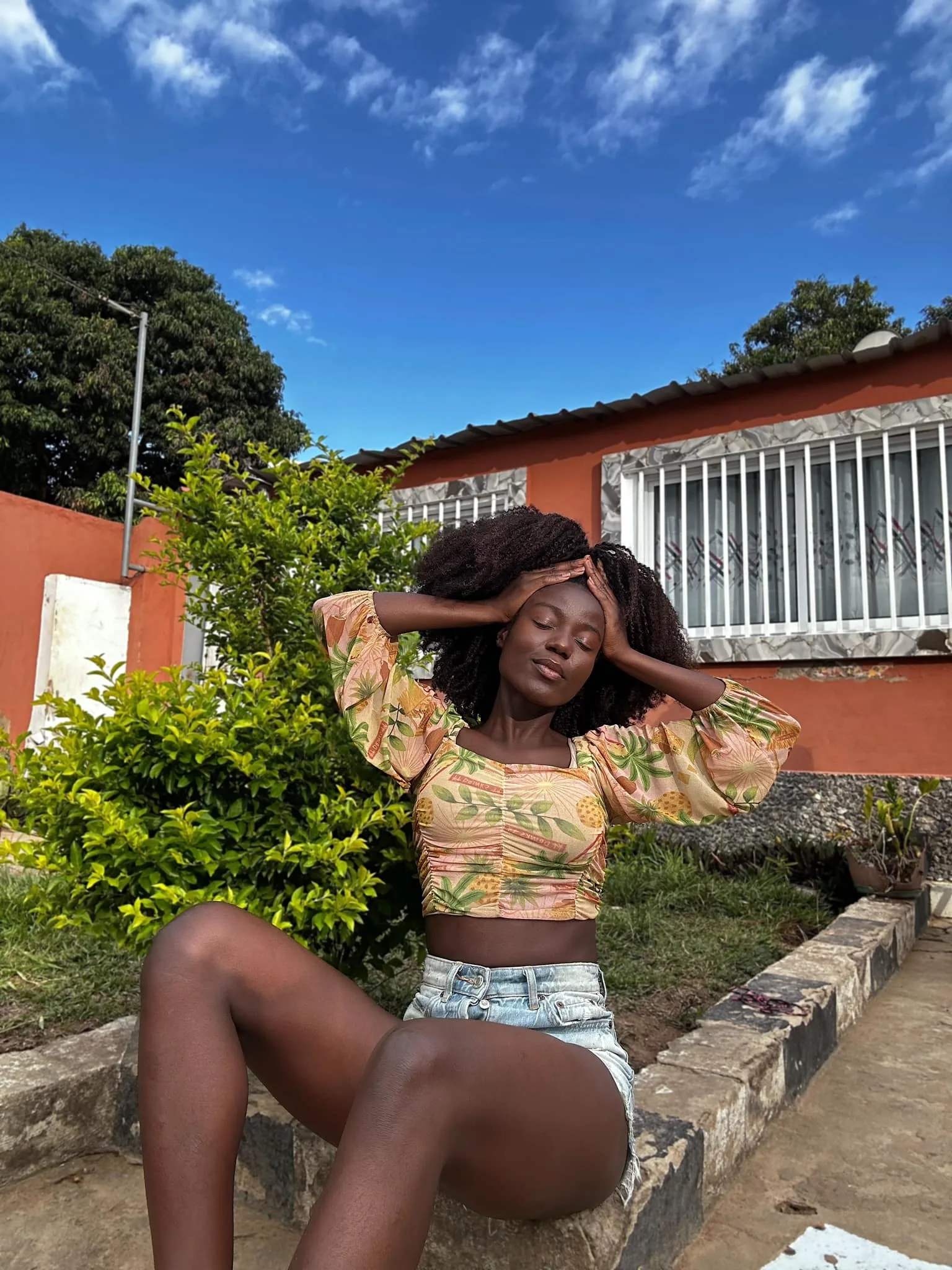 Stunning Hug Dance with Perfect Curves