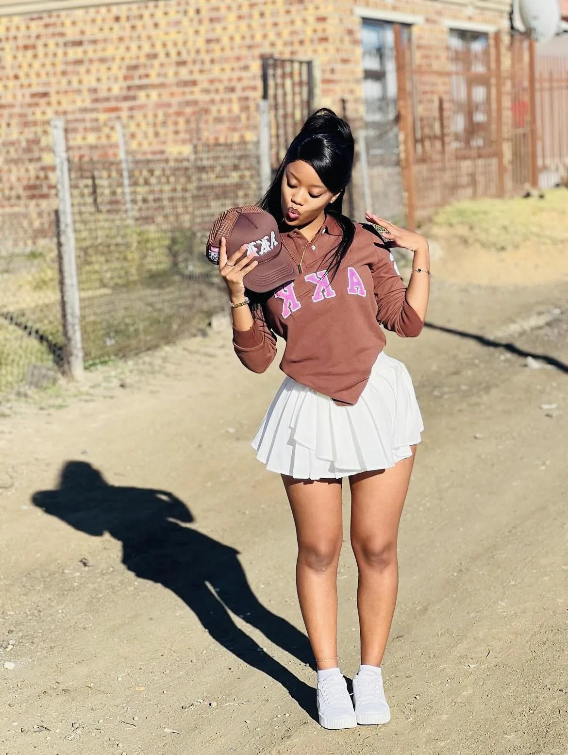 Horny Beautiful Girls Who Love 4 Horny Beautiful Girls